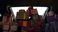 圣诞老人老人交付礼物礼物圣诞老人交付服务送货人卸载盒子礼物盒子车漂亮的包装包裹视图内部车捐赠慈善机构交付概念