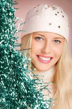 女人穿白色本尼帽美时尚快乐圣诞节愉快的假期美丽的金发女郎女微笑肖像庆祝圣诞节一年冬天假期