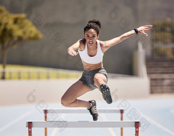 跳运动员障碍黑色的女人<strong>体育比赛</strong>竞争培训体育场能源权力身体挑战快速度跑步者竞技场场锻炼锻炼
