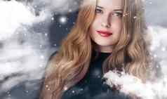 冬天美圣诞节时间快乐假期美丽的女人长发型自然化妆冻窗口下雪雪设计圣诞节一年假期生活方式肖像