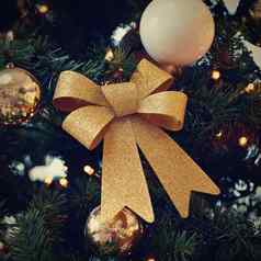 漂亮的装饰圣诞节树模糊背景概念圣诞节假期冬天季节