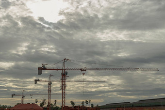 视图塔起重机天空背景建设网站工厂区域