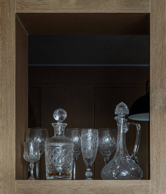 传统的酒玻璃投手酒玻璃<strong>水晶</strong>玻璃水瓶玻璃塞广场木框架室内