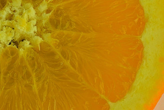 片橙色闪闪发光的水橙色水果片覆盖泡沫碳酸水橙色片水泡沫