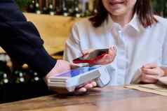 女人餐厅支付订单智能手机终端