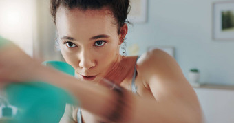 锻炼健身看平板电脑在线<strong>有氧运动</strong>教程视频调用互联网虚拟类拳击适合活跃的女人流媒体<strong>有氧运动</strong>锻炼视频首页