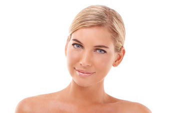 皮肤发光脸美肖像女人放松皮肤病学自然护肤品白色背景健康化妆品模型和平面部脸皮肤护理工作室