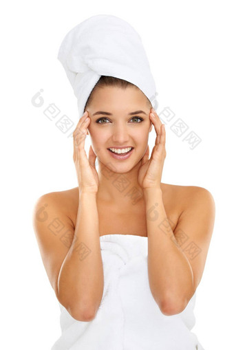 难道<strong>不改</strong>变例程一天裁剪肖像华丽的年轻的女人触碰脸包装毛巾白色背景