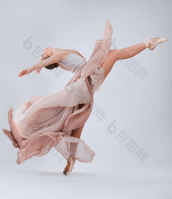 芭蕾舞跳舞女人有创意的自由孤立的白色<strong>背景</strong>工作室<strong>艺术培训</strong>芭蕾舞女演员舞者跳舞优雅类美房间<strong>背景</strong>