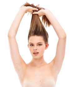 健康头发护理肖像女人工作室自然长直头发风格健康护理女模型角蛋白巴西肉毒杆菌头发治疗白色背景