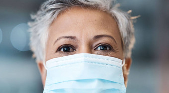 上了年纪的女人脸面具医疗保健科维德安全病毒佩普健康肖像医学医疗合规政策健康散景手术保护细菌