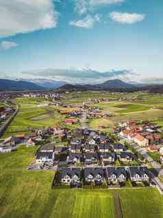 空中视图小住宅区域构建房子农村斯洛文尼亚
