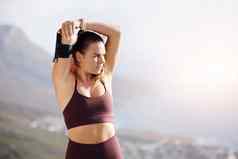 健身伸展运动女人锻炼培训户外南非洲山锻炼肌肉拉伸早....跑步者健康承诺运行运动员体育看自然