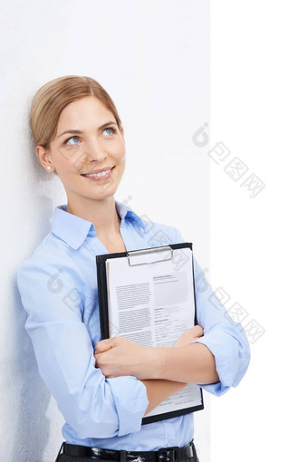 思考业务女人合同剪贴板孤立的白色背景的想法招聘目标微笑快乐工人人类资源经理纸文档招聘