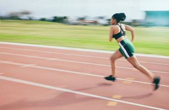 黑色的女人运行体育运动体育培训交叉适合锻炼体育场跟踪在户外非洲美国女跑步者运动员健身体育运动运行实践锻炼