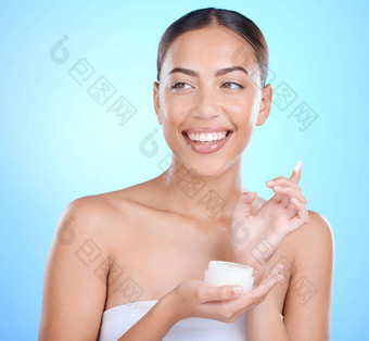 女人微笑护肤品奶油美健康身体护理发光自然皮肤发光工作室自然化妆品产品奢侈品水疗中心面部护理胶原蛋白皮肤病学快乐护理