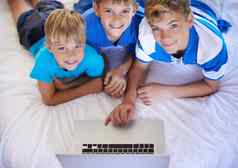 孩子们今天科技精明的兄弟浏览互联网移动PC