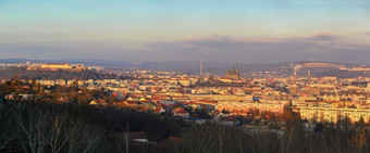 城市布尔诺捷克共和国欧洲城市天际线日落全景摄影