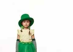 孤立的肖像白色背景可爱的爱尔兰小妖精孩子女孩狂欢节衣服相机