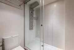 别致的淋浴现代控制厕所。。。紧凑的浴室概念浴室五星级酒店公寓Copyspace
