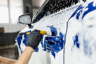 手刷洗车身体泡沫车详细说明服务车洗工人洗车身体