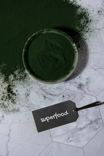 蓝绿色藻类小球藻螺旋藻粉碗纸请注意文本超级食物超级粉自然补充藻类排毒超级食物喝鸡尾酒食物补充源蛋白质β#NAME?