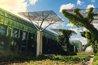 植物花园屋顶华沙大学图书馆<strong>现代</strong>体系结构绿色植物可持续发展的建筑体系结构未来主义的亲生物设计生态绿色<strong>现代</strong>建筑<strong>现代</strong>花园植物