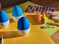 复活节表格色彩斑斓的鸡蛋问候卡春天背景装饰复活节家庭庆祝活动鸡蛋篮子春天花