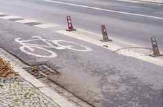 路标志自行车路径人行道上画自行车