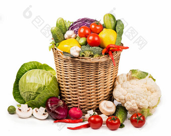 新鲜的蔬菜把编成的篮子集合新鲜的蔬菜素食者饮食食物新鲜的蔬菜孤立的白色西红柿西兰花辣椒蘑菇产品有机市场