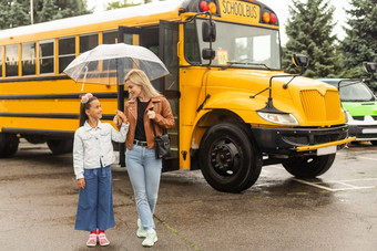 回来学校学生主学校学校公共汽车快乐孩子们准备好了研究女孩妈妈公共汽车