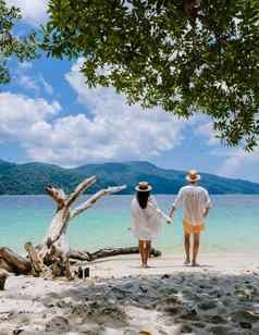 KOH利普岛南部泰国绿松石彩色的海洋白色桑迪海滩利普