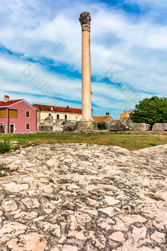 仍然是最大的罗马寺庙亚得里亚海<strong>海宁</strong>克罗地亚历史小镇宁拉古纳视图达尔马提亚地区克罗地亚街视图著名的宁环礁湖中世纪的克罗地亚