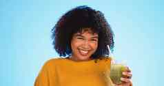 绿色汁黑色的女人健康的水果奶昔人喝重量损失喝玻璃工作室背景女sip蔬菜营养排毒摇健康健康