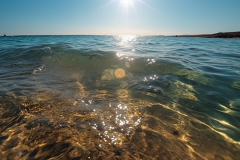 夏日波光粼粼的海面摄影图1