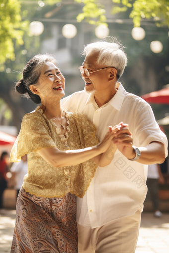 双人老年舞蹈老人公园