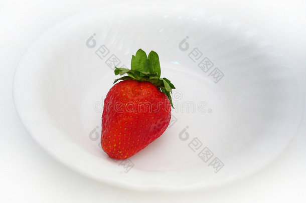 一个<strong>草莓</strong>