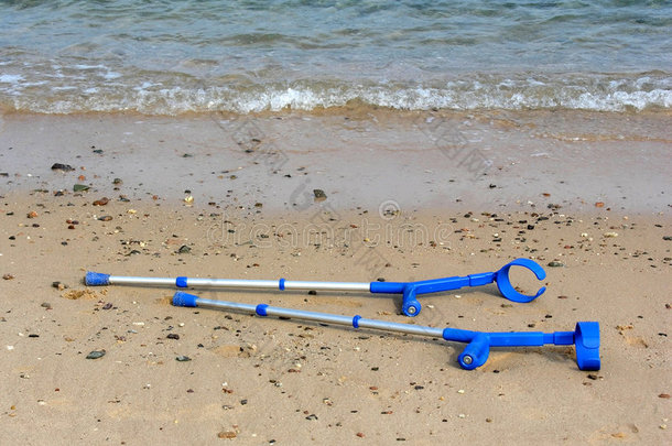 海滩上的<strong>拐杖</strong>