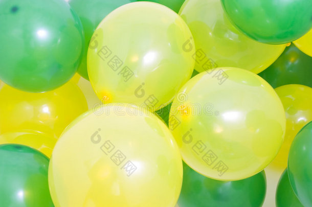 绿色和黄色气球<strong>背景</strong>