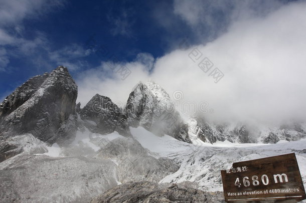 玉龙雪山