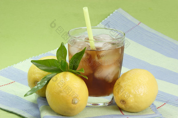 柠檬<strong>冰茶</strong>