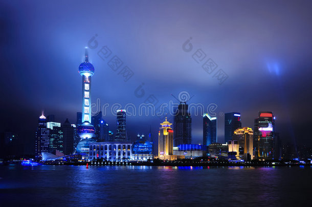 夜晚的上海天际线
