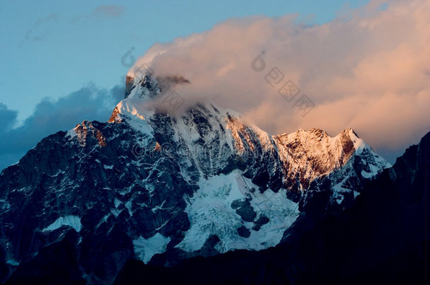 四姑娘山日景