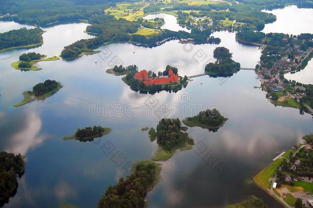 湖中的特拉凯城堡