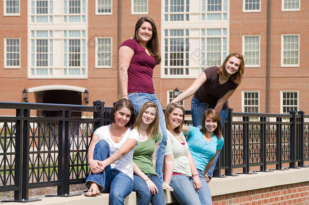 大学女生群体