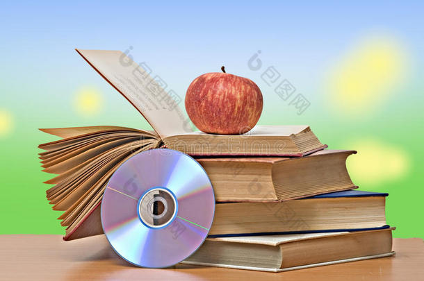 苹果、dvd和书籍