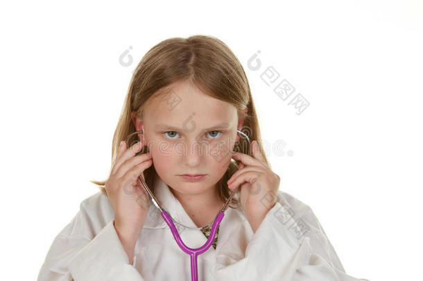 小女孩想当医生