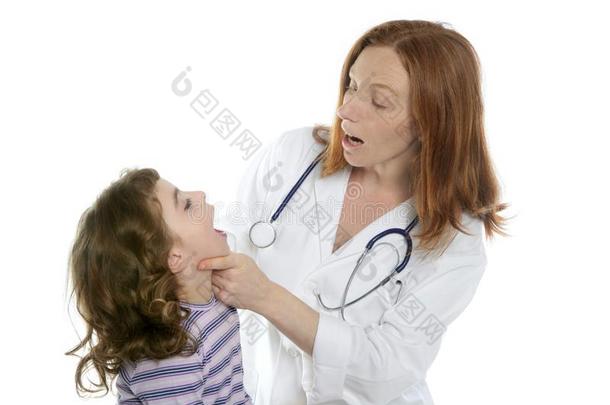 儿科医生妇女体检