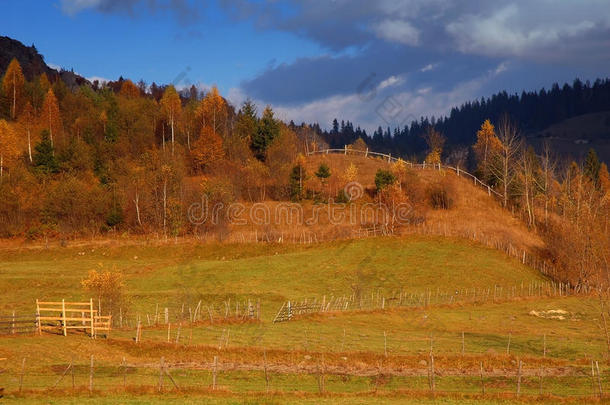 罗马尼亚山区的秋天景色