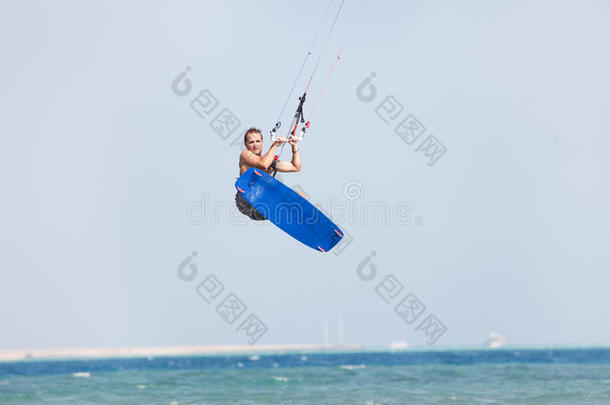kiteboarder跳跃
